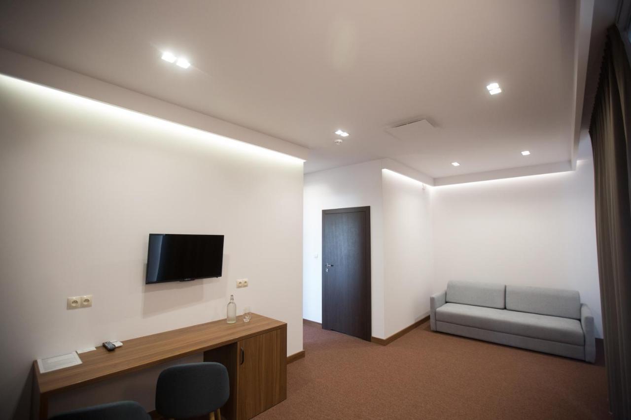 Hotel Rubin Stara Blotnica Exterior photo